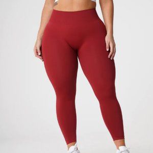 Carmine Solid Seamless Leggings (M) NVGTN *NEW W/TAGS